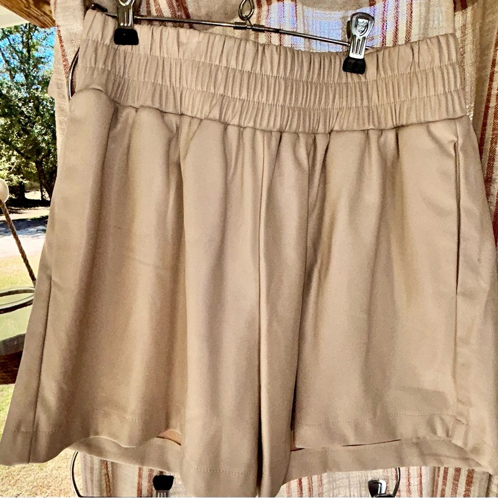 High Waist Tan Pleated Women's Shorts